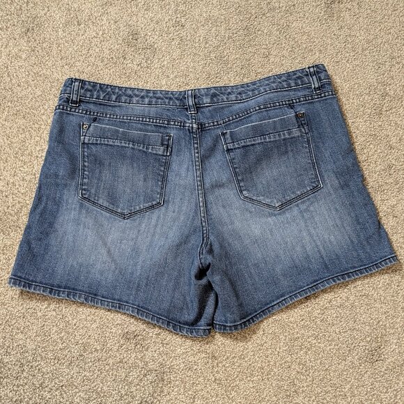 MOSSIMO Premium Denim, Blue Whiskered Mid-Rise Jeans Shorts; Size 14 - Picture 2 of 3